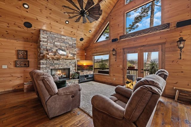267 Oasis Drive, Blue Ridge, GA 30513