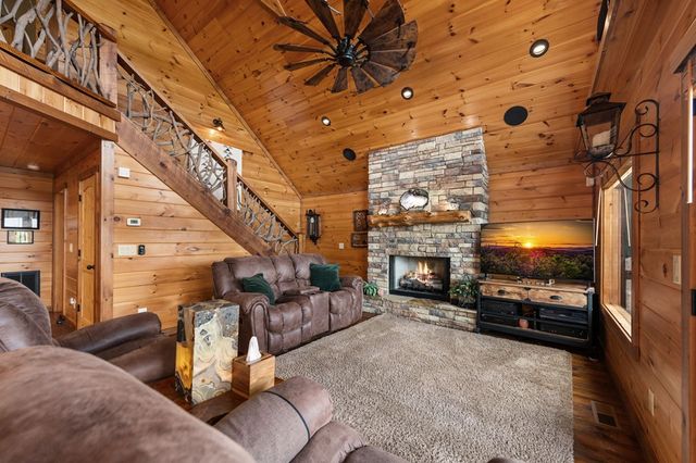 267 Oasis Drive, Blue Ridge, GA 30513