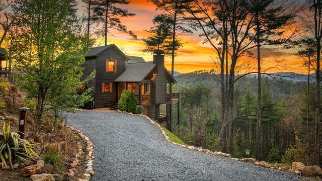 267 Oasis Drive, Blue Ridge, GA 30513