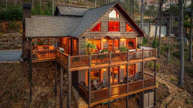 267 Oasis Drive, Blue Ridge, GA 30513