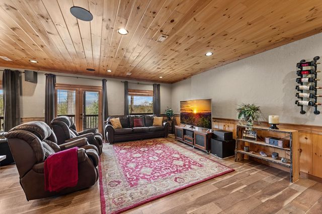 267 Oasis Drive, Blue Ridge, GA 30513