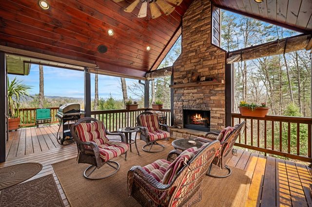 267 Oasis Drive, Blue Ridge, GA 30513