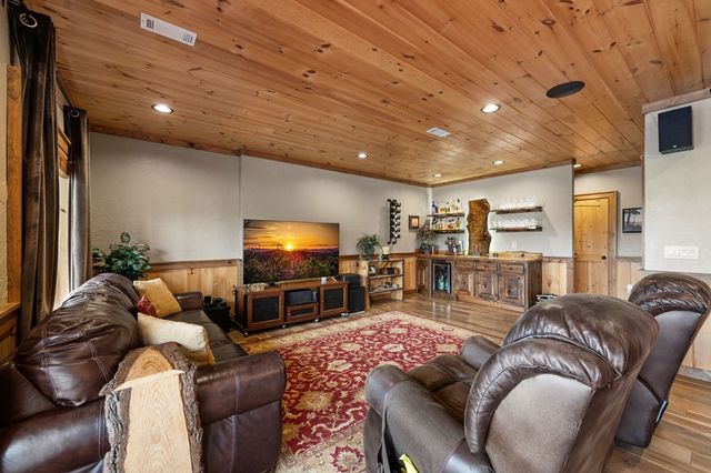 267 Oasis Drive, Blue Ridge, GA 30513