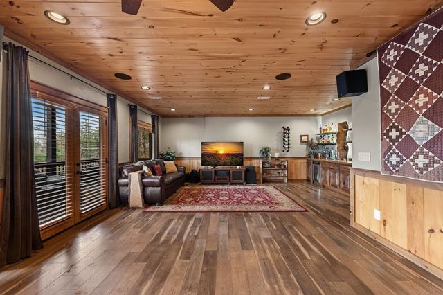 267 Oasis Drive, Blue Ridge, GA 30513