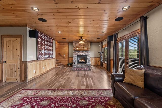 267 Oasis Drive, Blue Ridge, GA 30513