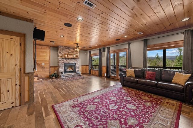 267 Oasis Drive, Blue Ridge, GA 30513