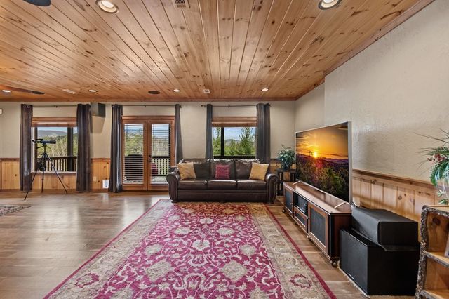 267 Oasis Drive, Blue Ridge, GA 30513