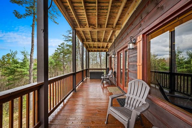 267 Oasis Drive, Blue Ridge, GA 30513
