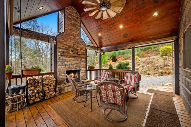 267 Oasis Drive, Blue Ridge, GA 30513