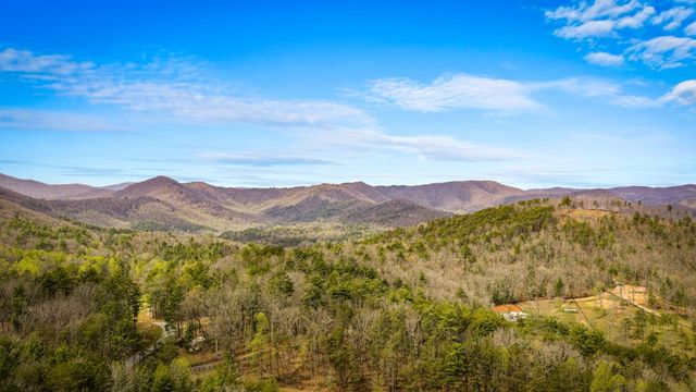 267 Oasis Drive, Blue Ridge, GA 30513