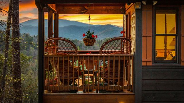 267 Oasis Drive, Blue Ridge, GA 30513