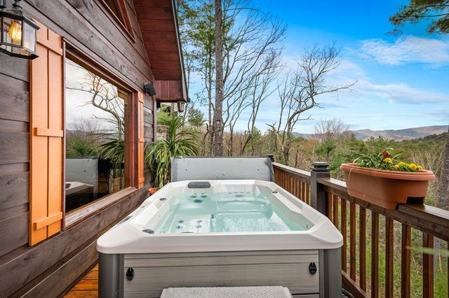 267 Oasis Drive, Blue Ridge, GA 30513