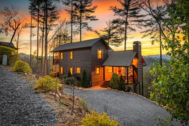 267 Oasis Drive, Blue Ridge, GA 30513