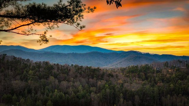 267 Oasis Drive, Blue Ridge, GA 30513