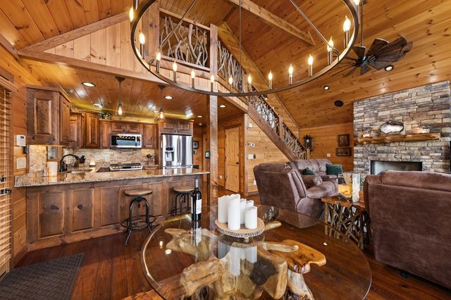267 Oasis Drive, Blue Ridge, GA 30513