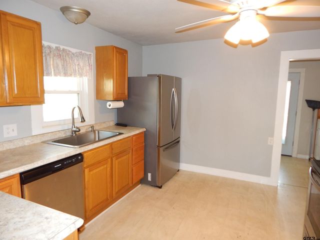 507 N TRINITY, Gilmer, TX 75644