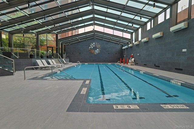 4 Martine 421, White Plains, NY 10606