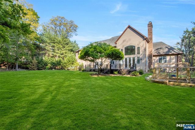 300 Skyridge Road, Franklin Lakes, NJ 07417