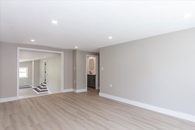 7 Ermer Road, Derry, NH 03038
