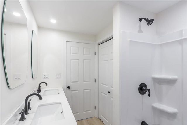 7 Ermer Road, Derry, NH 03038