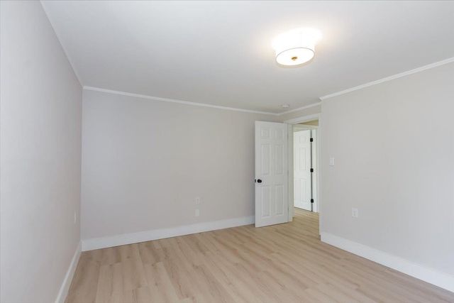 7 Ermer Road, Derry, NH 03038