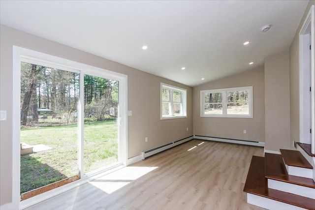7 Ermer Road, Derry, NH 03038