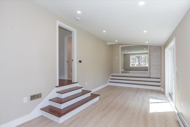 7 Ermer Road, Derry, NH 03038