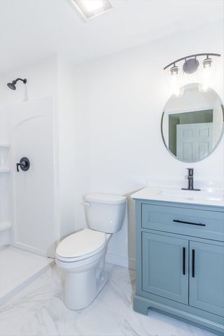 7 Ermer Road, Derry, NH 03038