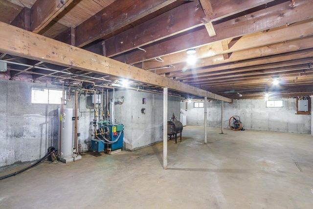 7 Ermer Road, Derry, NH 03038