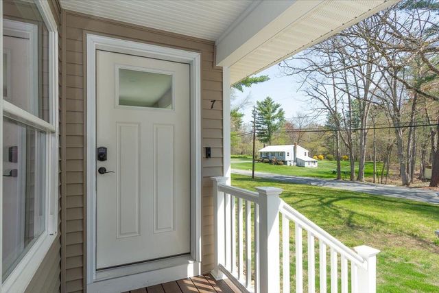 7 Ermer Road, Derry, NH 03038