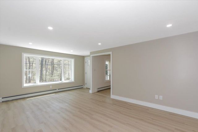 7 Ermer Road, Derry, NH 03038