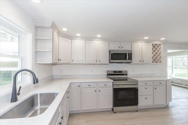 7 Ermer Road, Derry, NH 03038