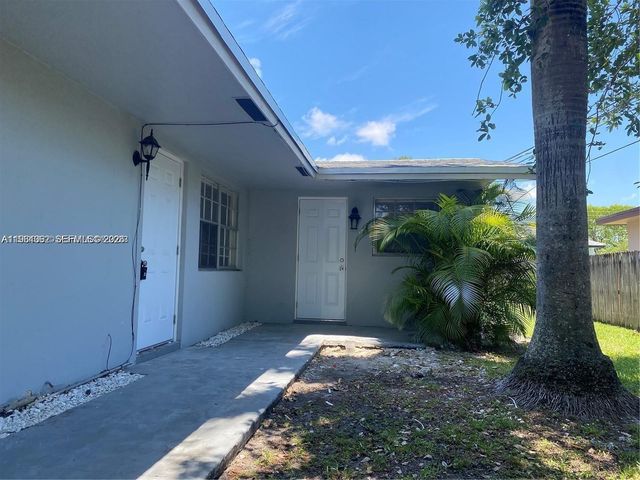 933 NE 38th St 1-3, Oakland Park, FL 33334