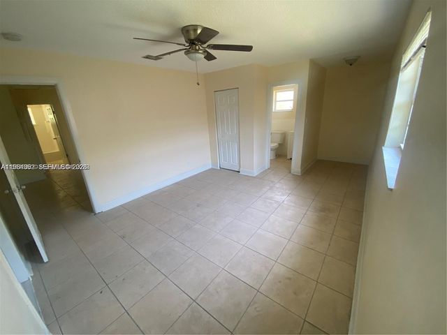 933 NE 38th St 1-3, Oakland Park, FL 33334