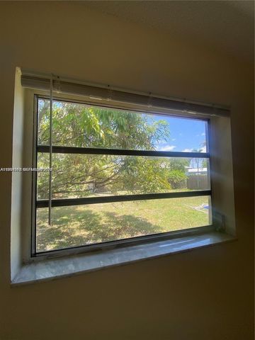 933 NE 38th St 1-3, Oakland Park, FL 33334