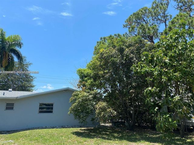 933 NE 38th St 1-3, Oakland Park, FL 33334