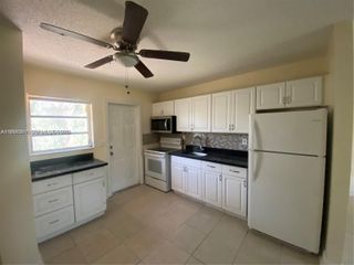 933 NE 38th St 1-3, Oakland Park, FL 33334