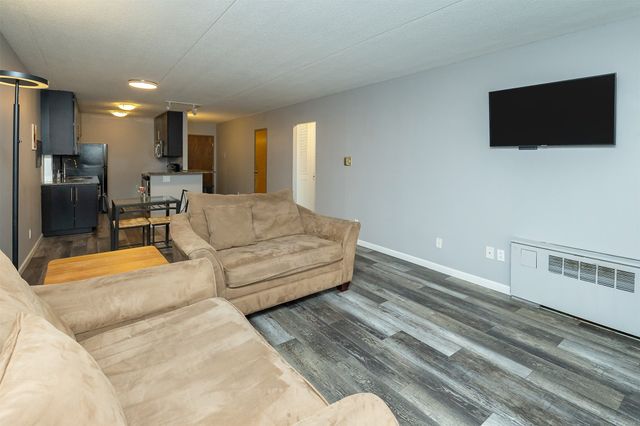 3100 Grand Avenue 5H, Des Moines, IA 50312