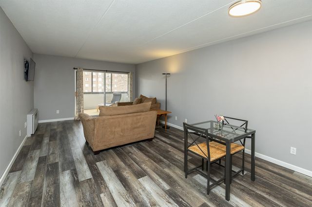 3100 Grand Avenue 5H, Des Moines, IA 50312