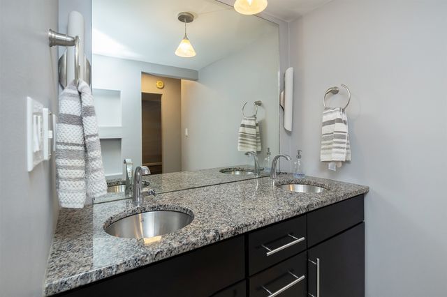 3100 Grand Avenue 5H, Des Moines, IA 50312