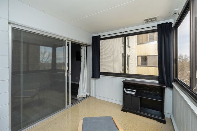 3100 Grand Avenue 5H, Des Moines, IA 50312