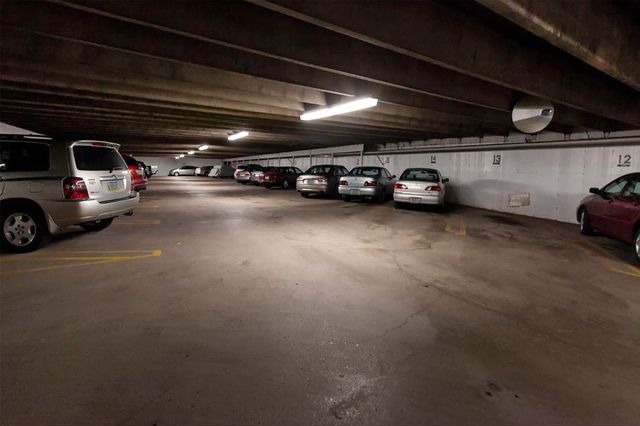 3100 Grand Avenue 5H, Des Moines, IA 50312