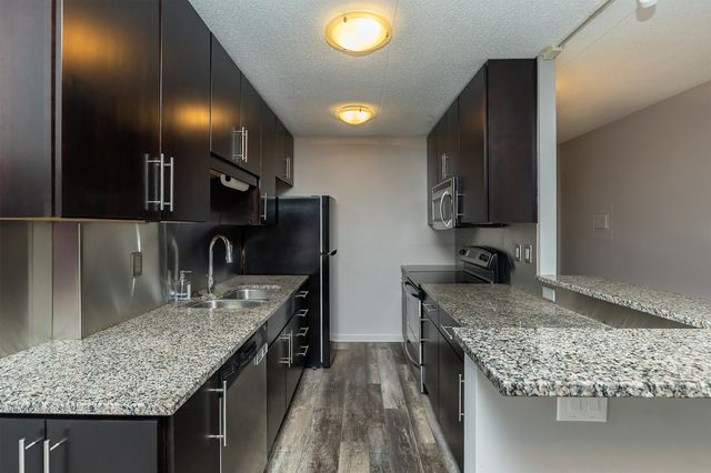 3100 Grand Avenue 5H, Des Moines, IA 50312