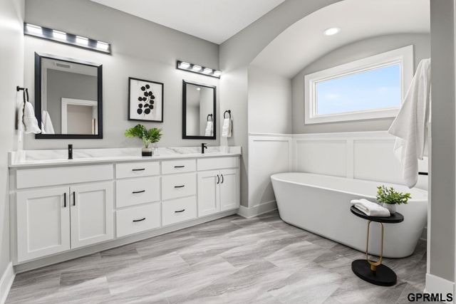 10339 S 212 Street, Gretna, NE 68028