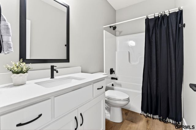 10339 S 212 Street, Gretna, NE 68028