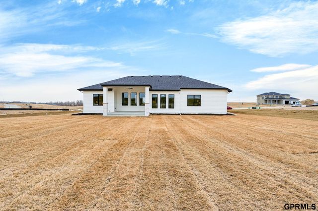 10339 S 212 Street, Gretna, NE 68028