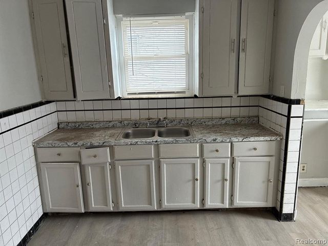 14292 Evanston Street, Detroit, MI 48213