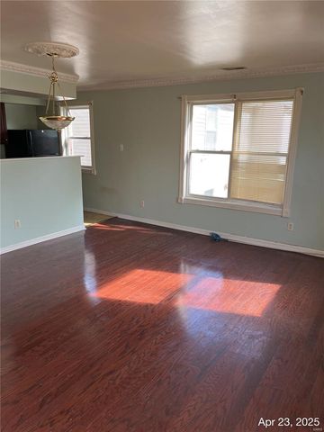 5989 Julian Avenue, St Louis, MO 63112