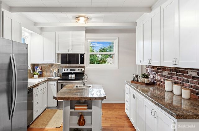 2342 N 137th Street, Seattle, WA 98133