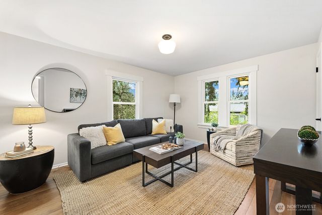 2342 N 137th Street, Seattle, WA 98133